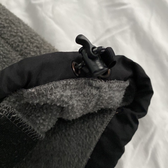 North Face Women’s Denali Jacket (fleece jacket) in Black/Gray - Picture 4 of 6